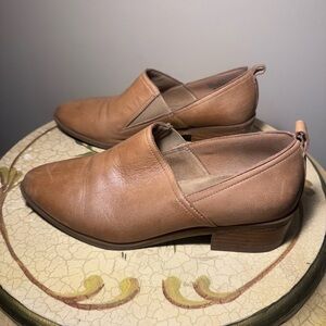 Bella Vita PU Leather Tan Loafers 7 1/2 Wide